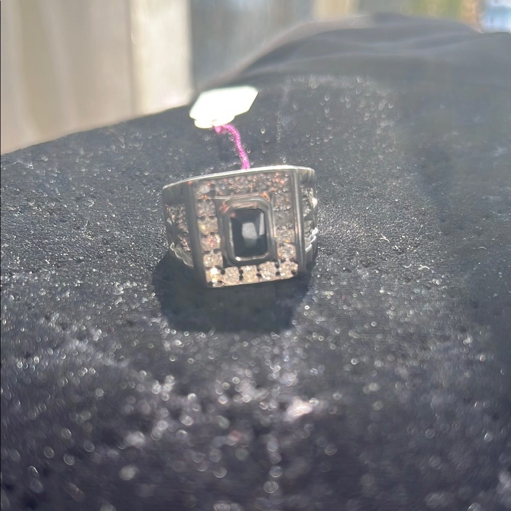 Chic Silver Ring With Black Stone - image 1